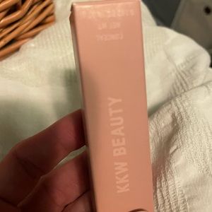 KKW BEAUTY concealer